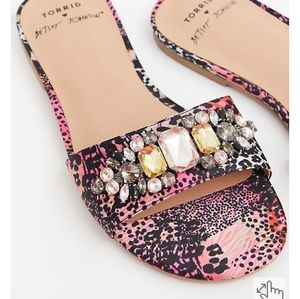 BETSEY JOHNSON PINK SNAKESKIN PRINT STRIPE FAUX JEWEL SLIDE SANDAL (WW) Sz 11